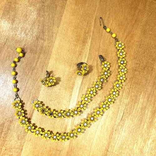 Vintage 1955 Yellow Plastic Flower Jewelry Set, Costume Jewelry