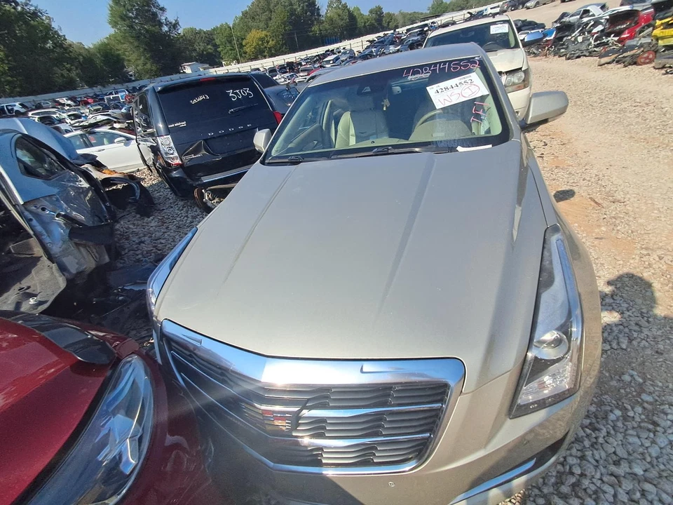 Parrilla inferior usada se adapta a: Cadillac Ats 2015 grado inferior A Foto 2 de 4