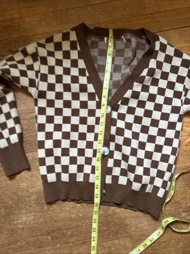 Maglione cardigan a quadri Willow And Wind marrone e marrone chiaro con canotta abbinata media - Foto 10 di 14