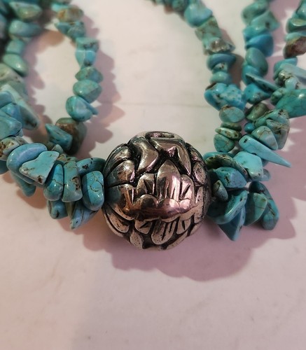 TRIPLE STRAND HIGH QUALITY HOWLITE 16" NECKLACE 4" EXTENDER - Afbeelding 3 van 6