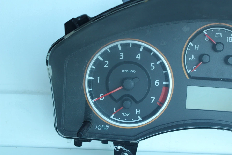 2008 NISSAN TITAN SPEEDOMETER CLUSTER MILEAGE UNKNOWN OEM - Image 2 of 4