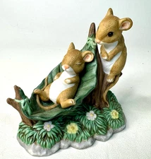 4751-98 Home Interiors Homco Mouse Figurine Naptime Mother & Sleeping Baby 