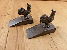2 Cast Iron ROOSTER CHICKEN Door Stops Stopper **PAINT SCRAPES Farmhouse Rustic