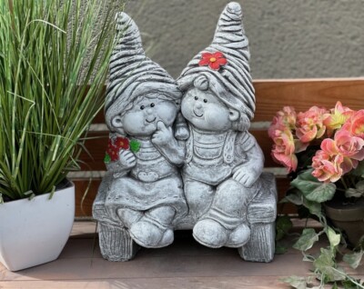 Steinfigur 2 Wichtel auf Bank frostfester Steinguss massiv 12,5 kg