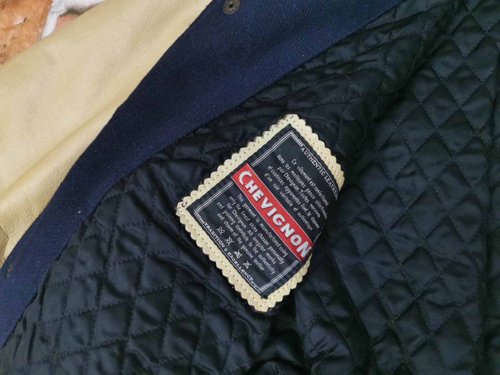 Veste Vintage Chevignon Collège - Taille M, Bleu Marine, Style Varsity - Occasion Très Bon état