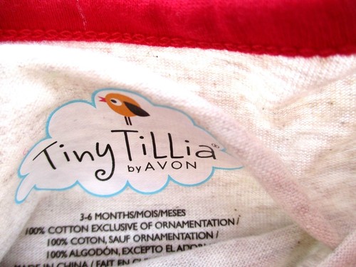 AVON.TINY TILLIA..JUEGO DE BANDEJAS DE NAVIDAD..TOP & PANTALONES Y SOMBRERO.. NUEVO..6 A 9 MTH.. NUEVO - Imagen 4 de 4