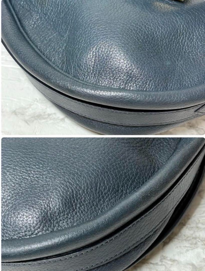 Borsa a tracolla Yves Saint Laurent in pelle nera da donna dal Giappone