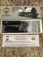 Life-Like HO Scale Proto 2000 Series 21759 8K Gallon Tank Car: GATX #50721 D-2