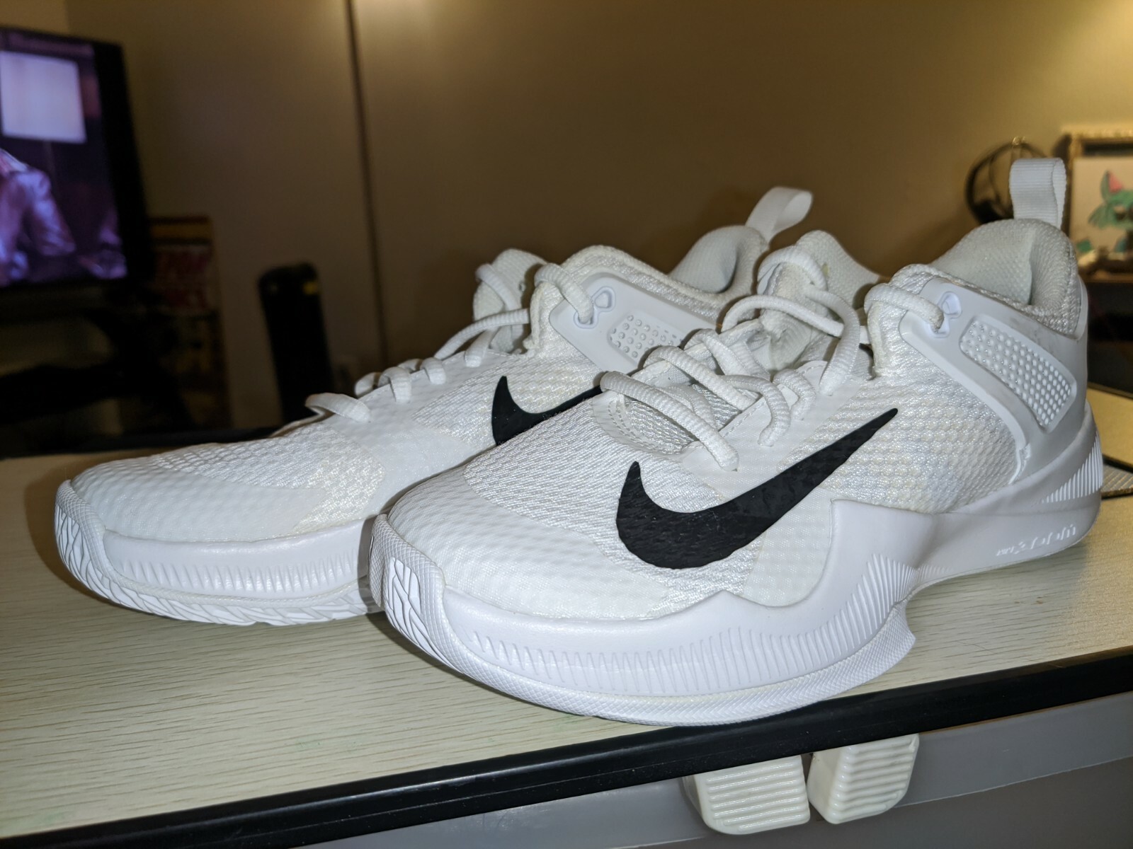 white volleyball shoes nike