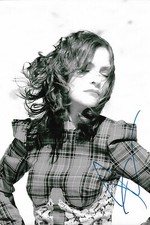Isabelle Huppert Autogramm signed 20x30 cm Bild s/w