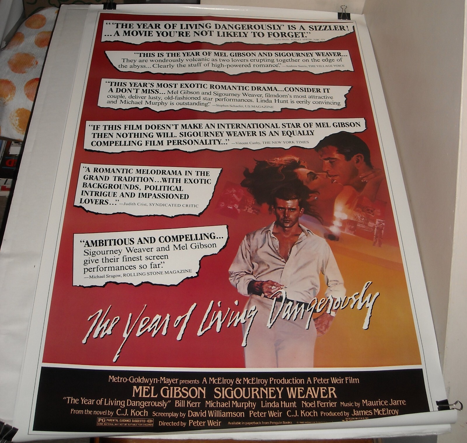 ROLLED 1983 YEAR OF LIVING DANGEROUSLY 1 SHEET MOVIE POSTER MEL GIBSON ...