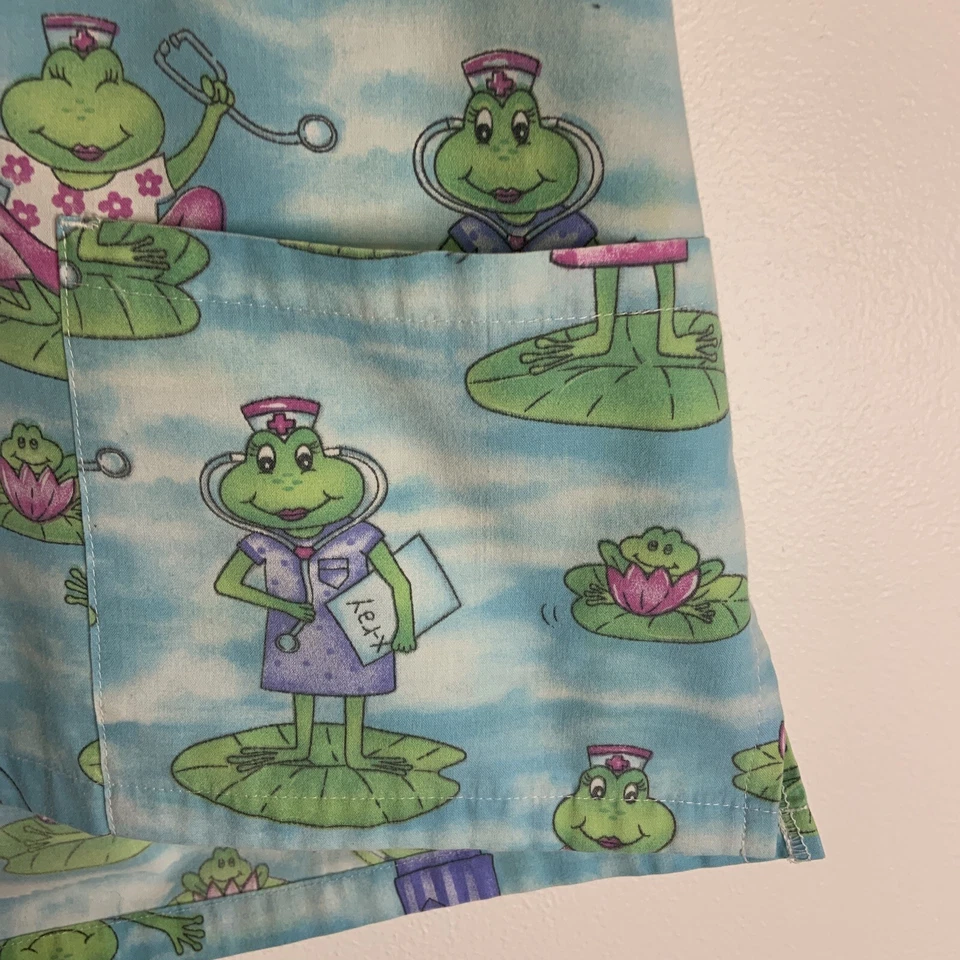 Blusa Médica Mediana Medgear Blue Frog Cuello en V Foto 3 de 4