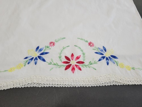 Vintage Baumwolle Kissenbezug Handbestickt Rot Blau Blumen Häkelborte 20"x29" - Bild 4 von 9