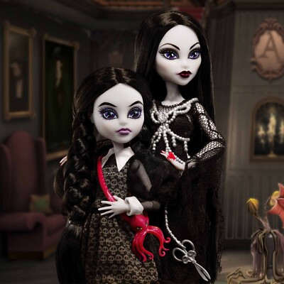 Monster High Skullector Morticia & Wednesday Addams Family Doll
