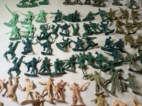 Lot Of ( 126 ) Plastic Toy Army and Indian Figures & Accessories - Picture 5 of 12