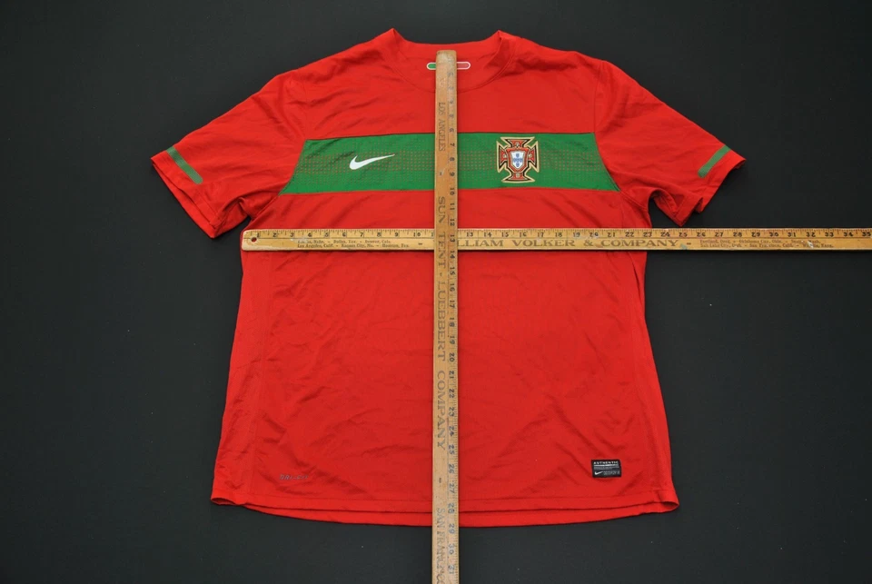 Portugal Soccer Jersey Nike Men XL 2010 Home 51125SS - Image 2 of 4