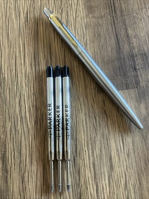Parker JOTTER EDELSTAHL GT GOLDRAND B/STIFT SCHWARZ 1953182 (1 STIFT + 4 MINEN)