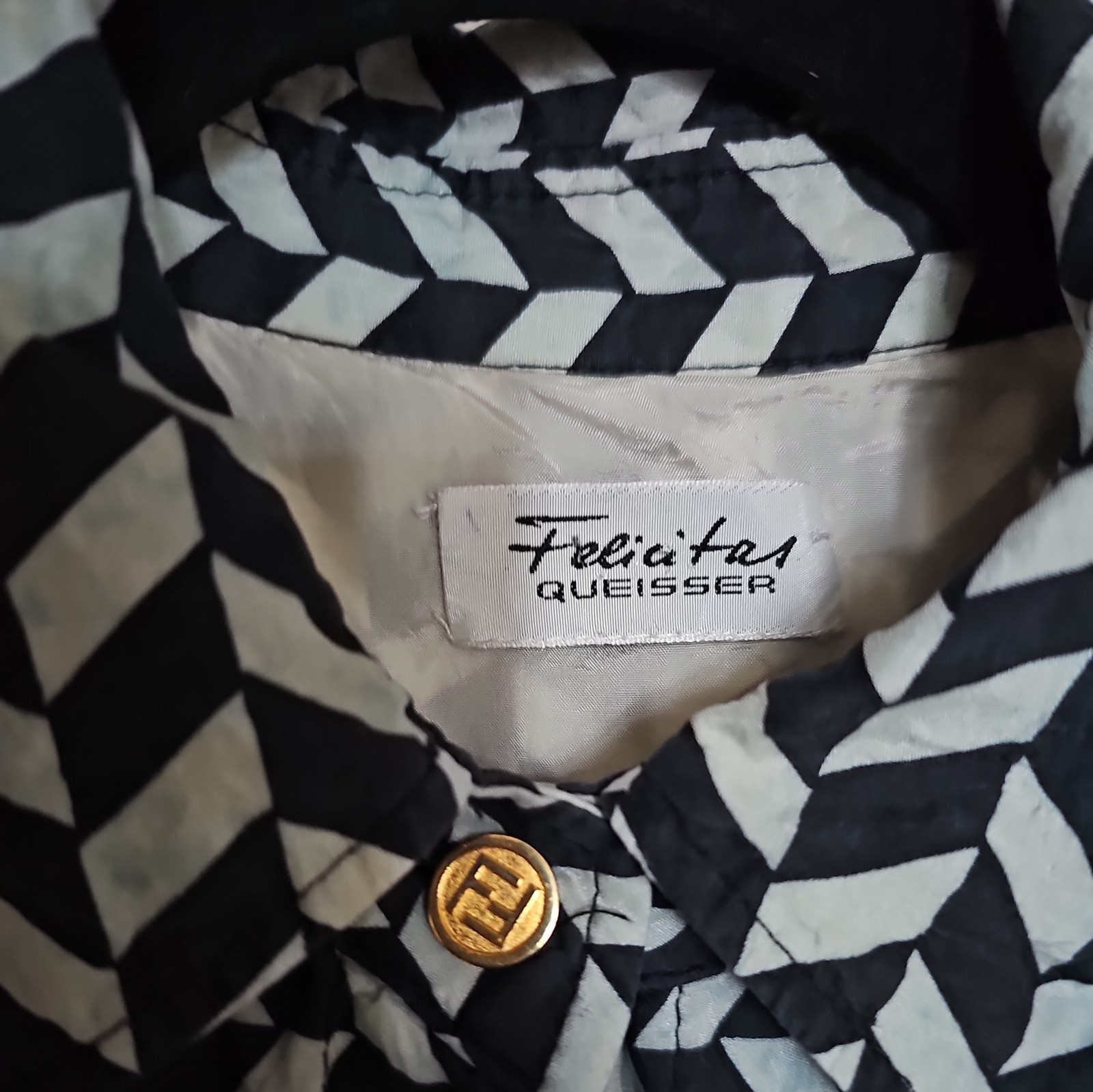 Felicitas Queisser Collared Button SILK Pattern P… - image 3