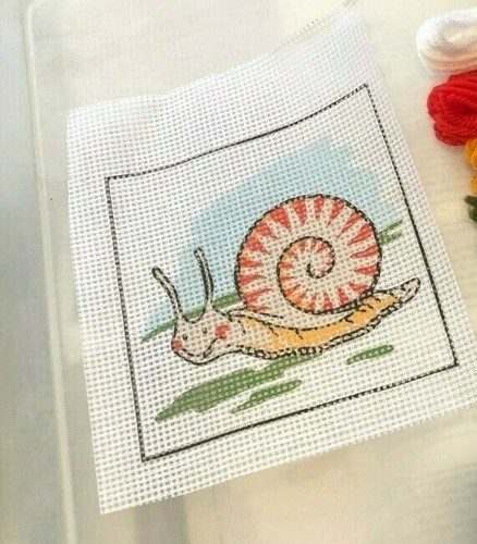 Tapestry Kit- Snail 11cm x11cm (canvas, wool, needle) - Picture 2 of 2