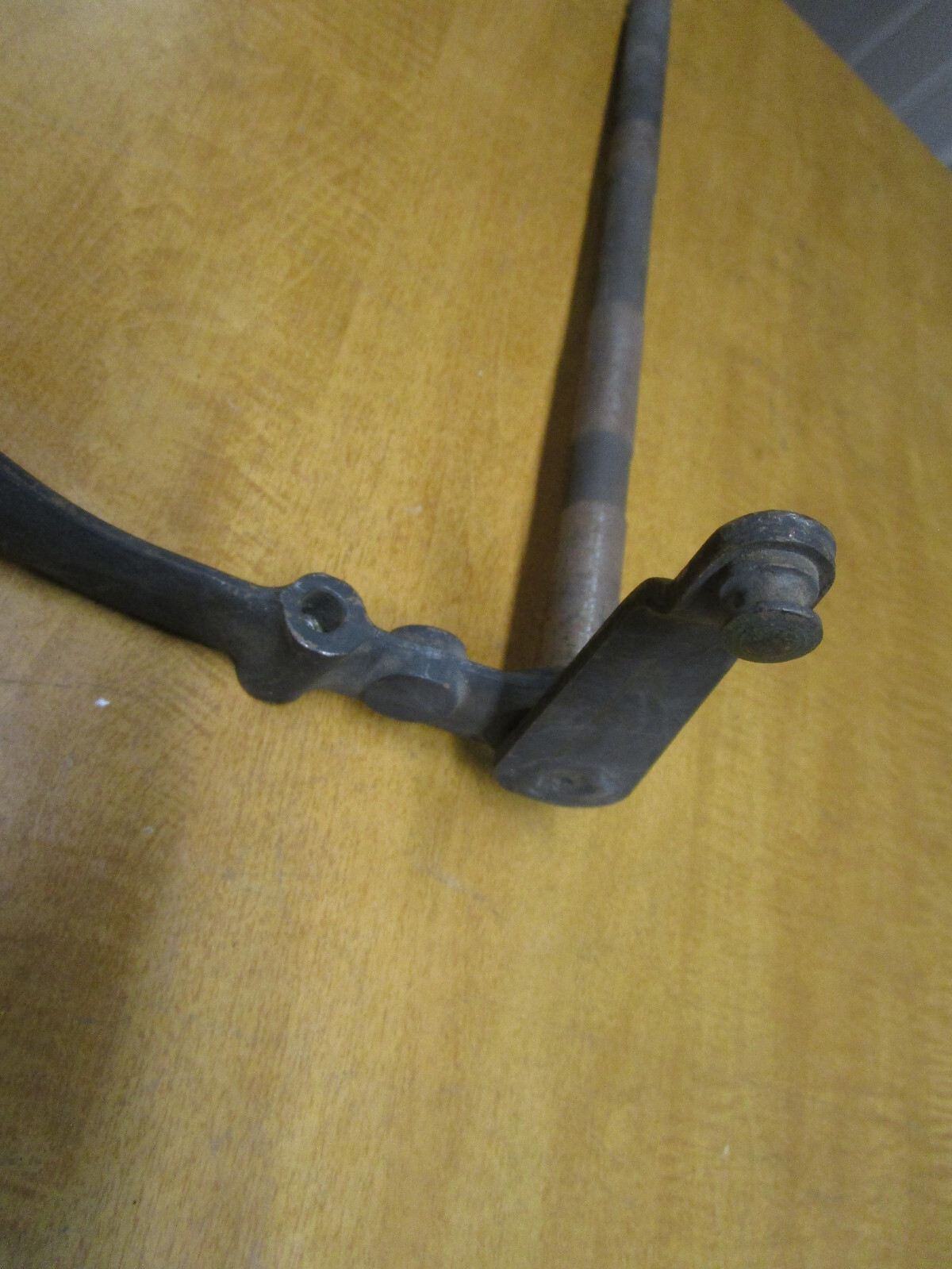 Ferrari 365 GT  2+2 Clutch Lever (NEW) P/N 660777
