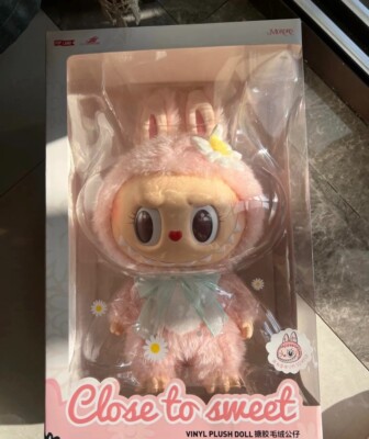 POPMART ランド限定 MOKOKO CLOSE TOSWEET Pop Mart MOKOKO Close To Sweet Vinyl Plush Doll Figure