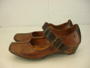 pikolinos mary jane shoes