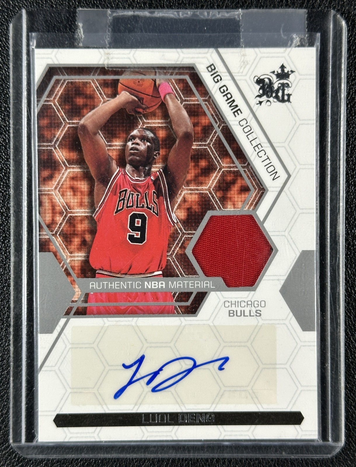 LUOL DENG 2006-07 TOPPS BIG GAME #BGRALD GAME-USED JERSEY AUTO 35/75 BULLS view 1