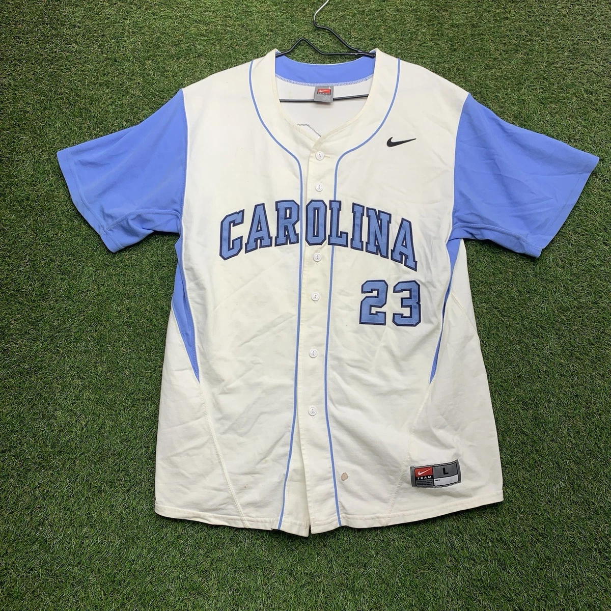 Preços baixos em Beisebol North Carolina Tar Heels Camisas de fãs