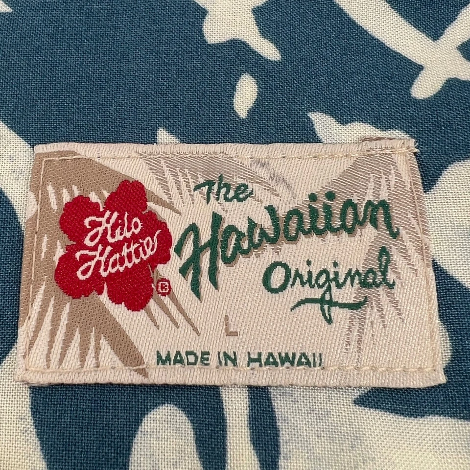 Hilo Hattie Original Hawaiian Large Button Down Shirt - Image 3 of 4