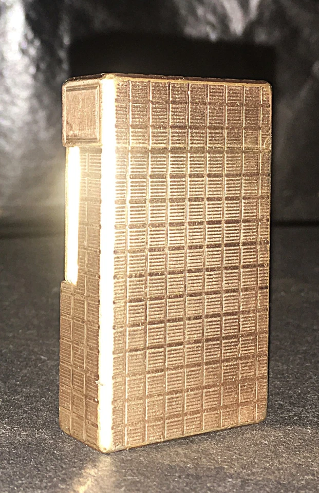 Briquet ST Dupont plaqué or sans gaz - Photo 3/4