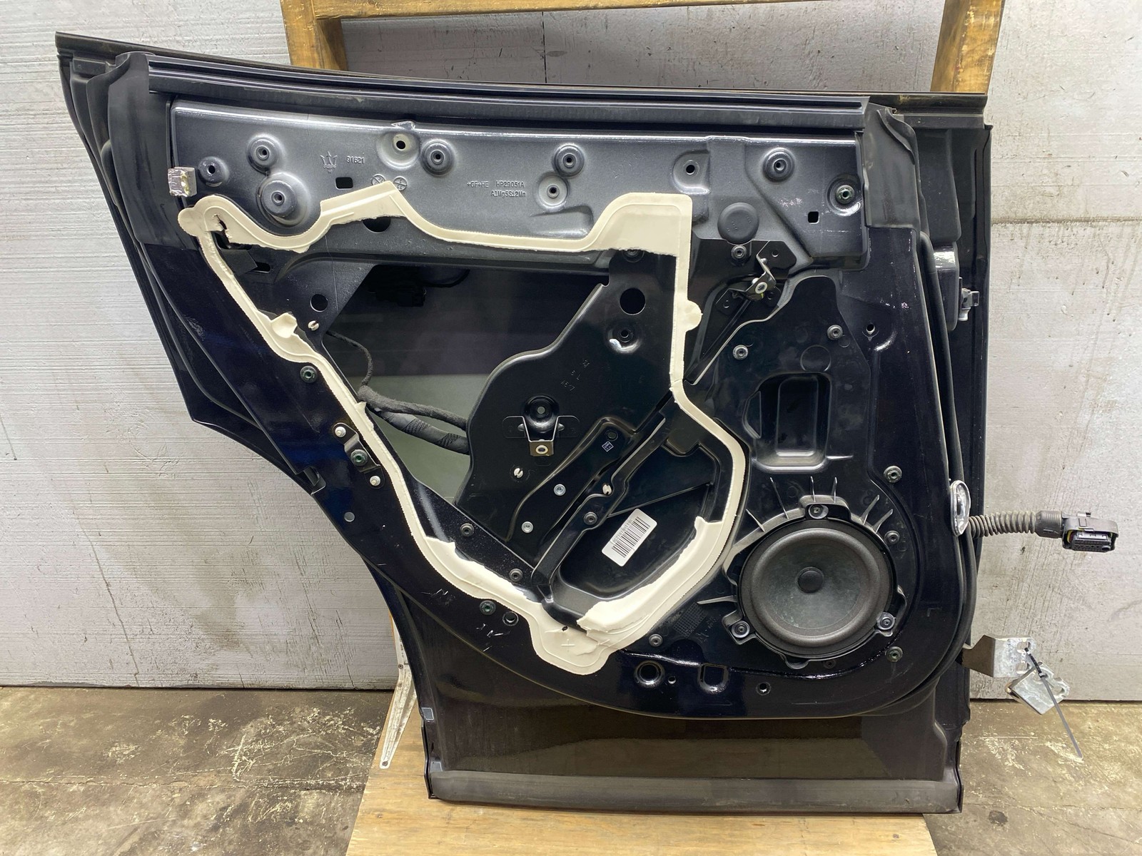 2017-2024 MASERATI LEVANTE M161 REAR LEFT DOOR SHELL |NERO RIBELLE 815 *SCRATCH*