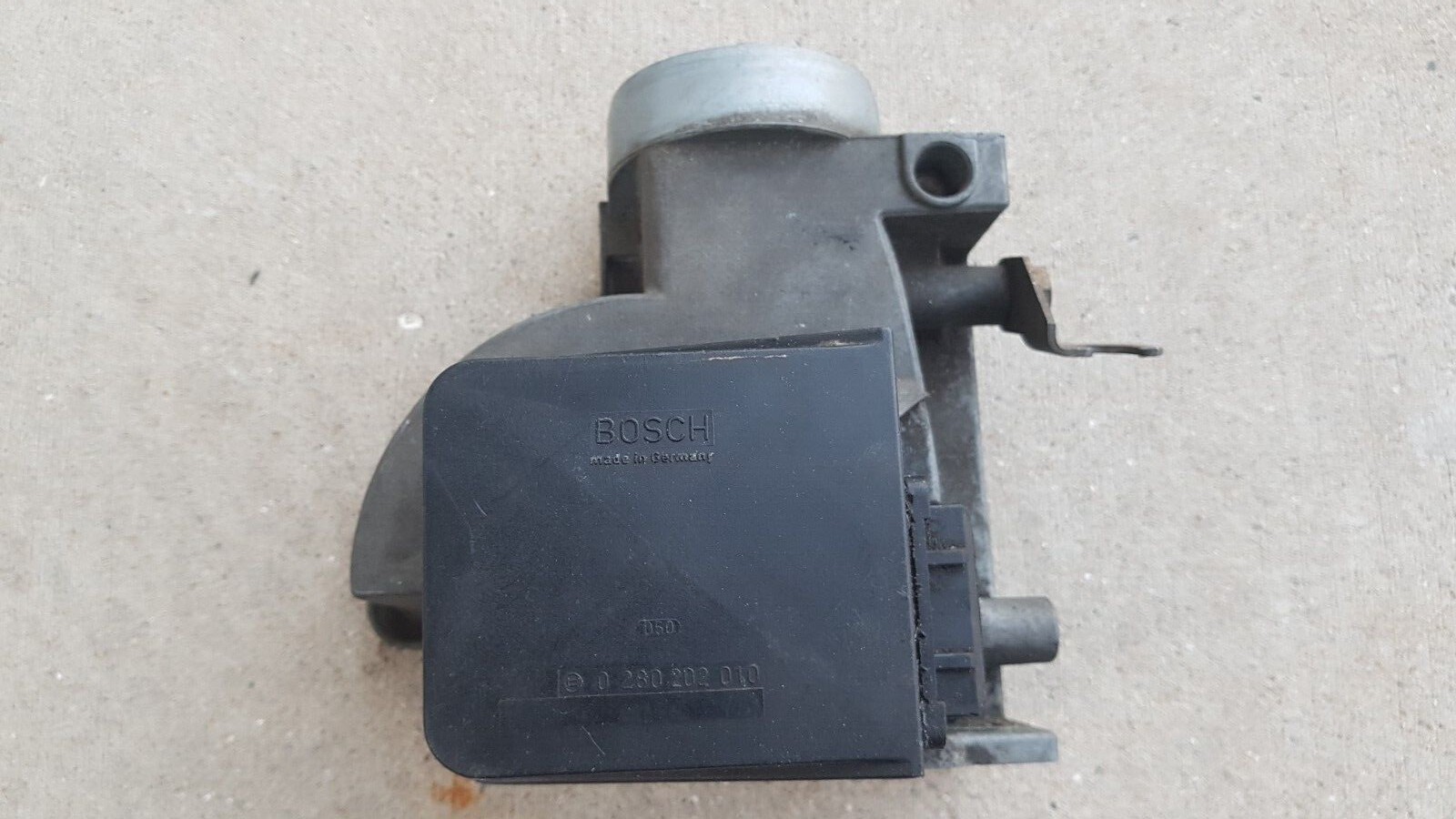 Fuel Injection Air Flow Meter Bosch fits 1988 Alfa Romeo Milano 