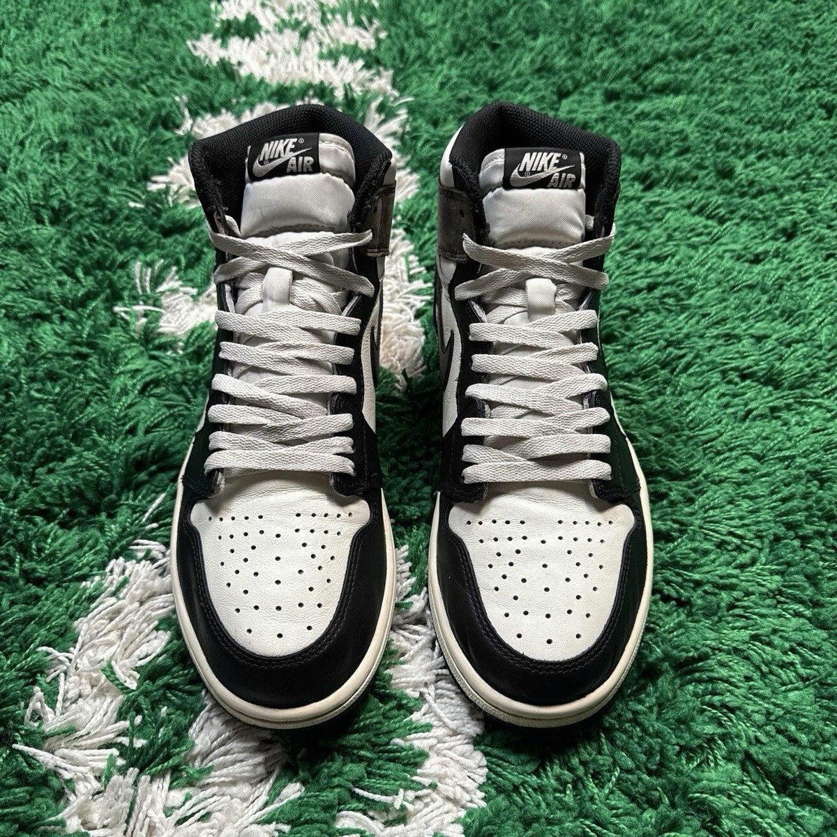 Size 9.5 - Air Jordan 1 Retro OG High Dark Mocha - Clean Size 9.5 - Air Jordan 1 Retro OG High Dark Mocha - Clean