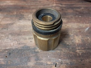 Fisher M570 Filler Hose Adapter Brass 400 Psi 1-3/4"