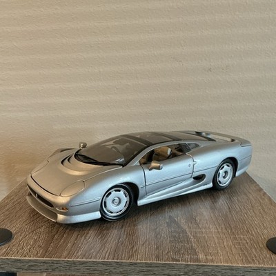 Maisto 1:18 Jaguar XJ220 Silver Diecast Car | eBay