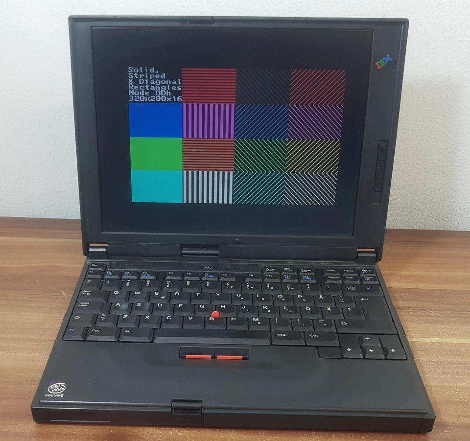 VINTAGE IBM Thinkpad 560Z Intel Pentium 2 233MHz 64MB 4GB 12,1" NeoMagic