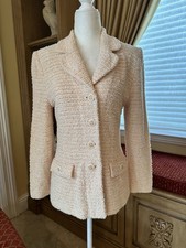 ST,JOHN BLAZER SIZE 2 FOR WOMEN