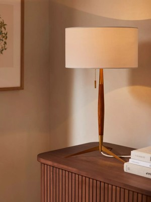 John Lewis Spindel Tischlampe, Nussbaum gebeizte Esche/Messing