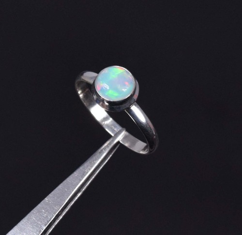 KELITCH Anello Imperiale A Corona Con Opale Bianco – Placcato Argento, Taglia USA 7 / IT 14-15. Gioiello Elegante Per Ogni Occasione, In Confezione Regalo.