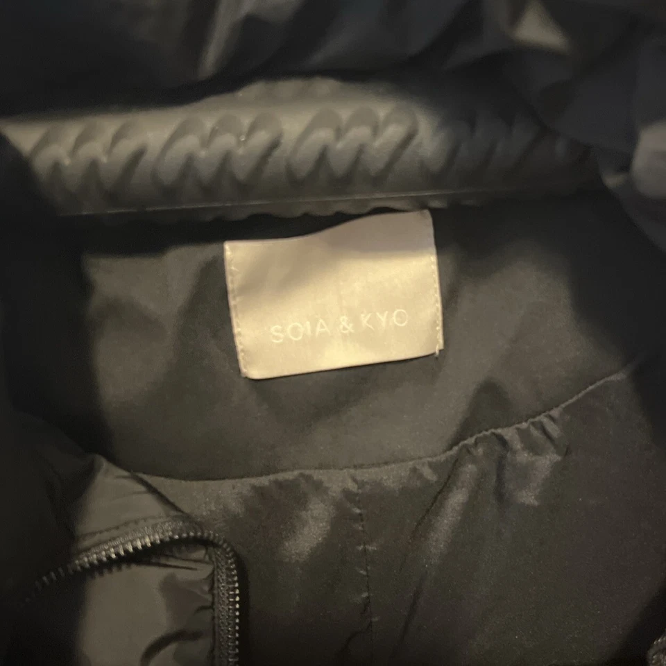 CHAQUETA ACOLCHADA CON CAPUCHA NUEVA SOIA & KYO PARA MUJER TALLA L Foto 2 de 4