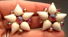VINTAGE MCM HIGH END AB RHINESTONE & MILK GLASS STAR 1 1/4" CLIP EARRINGS G45377