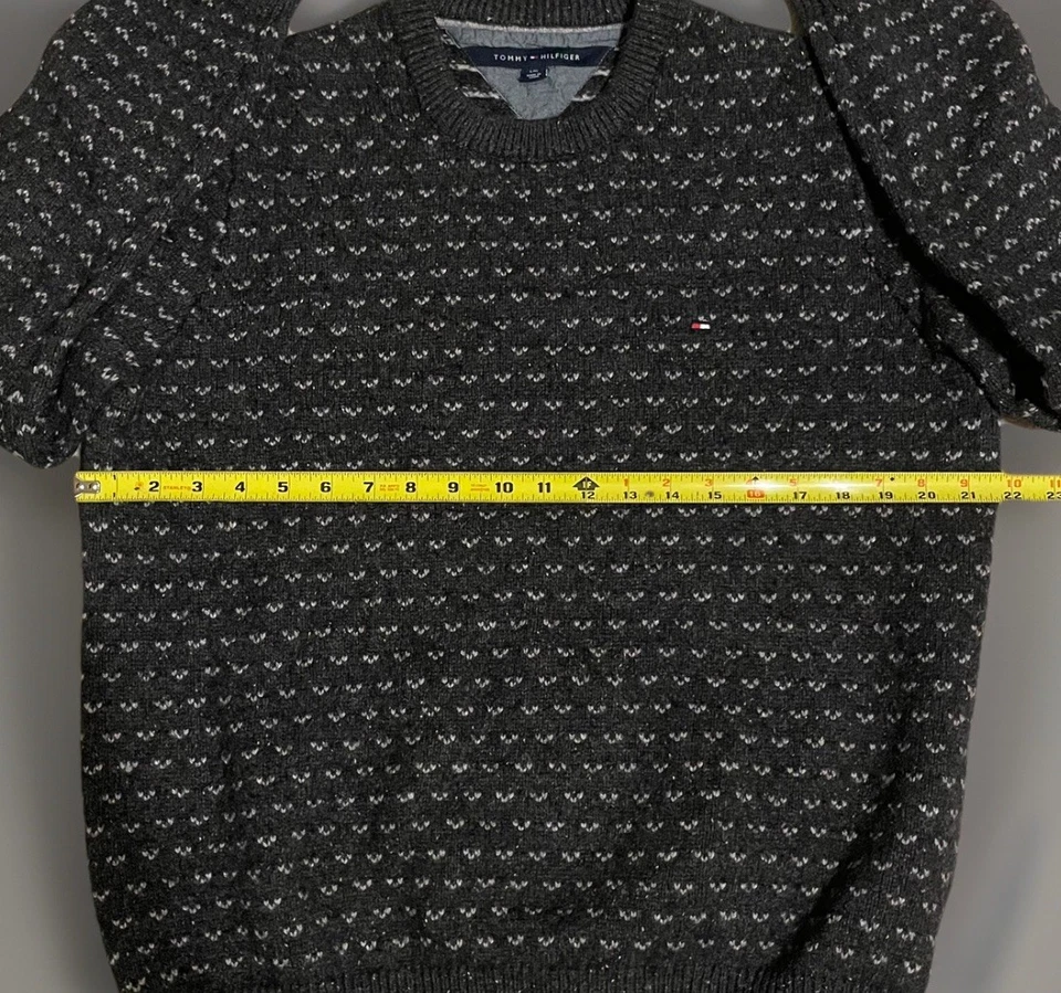 Tommy Hilfiger Men’s Wool Pullover Sweater Gray Retro Christmas, NWOT - Large  - Image 4 of 4