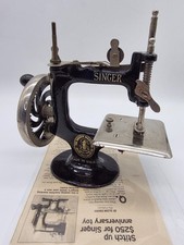 1900's Singer Antique Singer Model 20 Sewhandy Child’s Toy Sewing Machine 1900's Singer Antique Singer Model 20 Sewhandy Child’s Toy Sewing Machine - Image 1