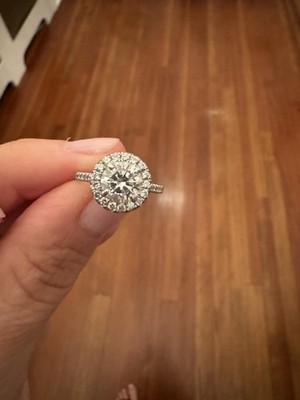 Round brilliant Natural Diamond