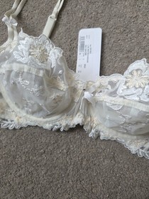 Brand New Cream Lace Lise Charmel Underwired Bra  Size Uk 34C  New 