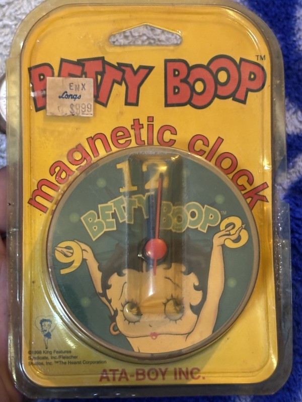 Betty Boop Magnetic Analog Quartz Novelty Clock Yellow Round Arabic MPN 30108