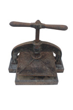 ancienne presse à relier en fonte et bois 10 kilos