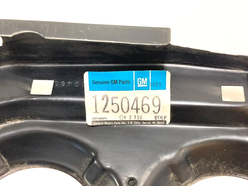 NOS 1976-77 BUICK REGAL CENTURY LH FAROL DIANTEIRO CARCAÇA PAINEL BALDE 1250469 - Imagem 2 de 3