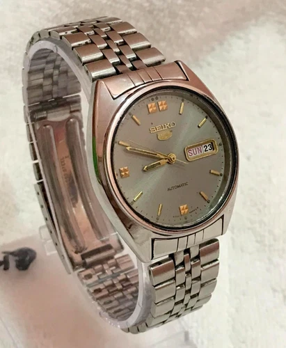 Vintage Automatic Seiko 5 Day/Date Display Japan Made Men Wrist Watch 6309-6840