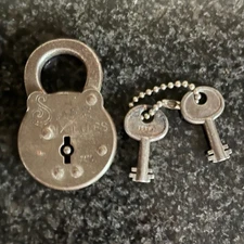 VTG Safe Six Lever Lock Padlock w/ 2 keys! rustic steel old tool box chest trunk